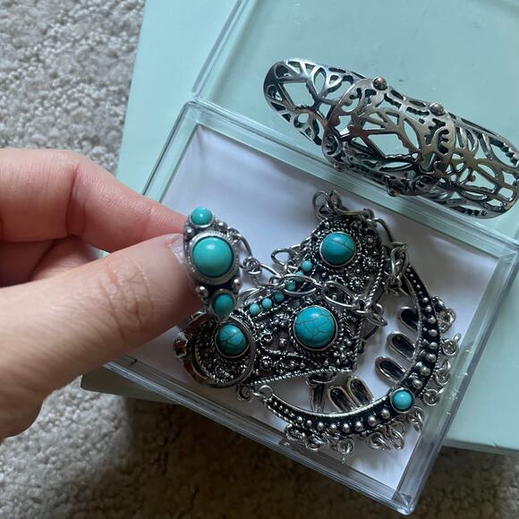 Y2K Vintage Fashion Jewelry Set Turquoise Tribal Pendant Necklace and Rings Set - Picture 3 of 4